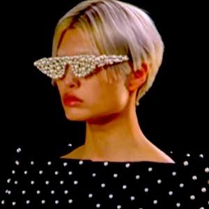 Glam glasses 👓 rhinestone, pearls, ombré you name it…I have it! Look no further